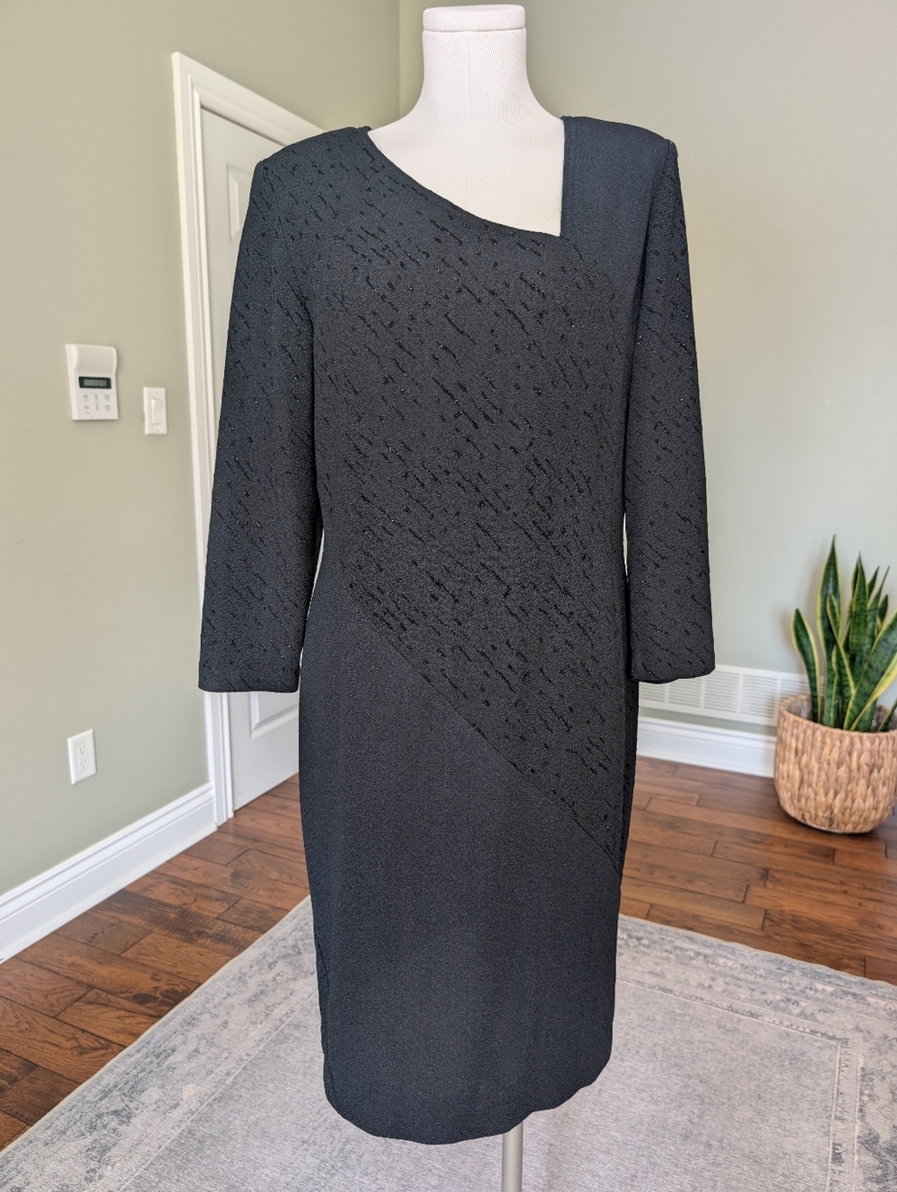 Joseph Ribkoff Black Textured Cocktail Dress Elegant Stretch Elegant Size 14